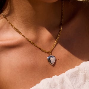 Collares colgantes de acero inoxidable con forma de corazón y colores variados h5 Imagen3