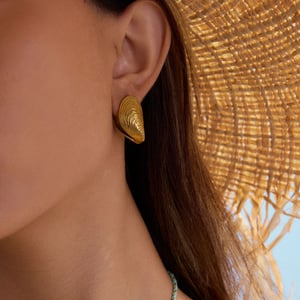 Pendientes de botón de acero inoxidable color dorado con forma de concha de almeja h5 Imagen4