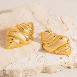 Glamorous Conch Shape Stainless Steel Gold Color Women's Stud Earrings h5 Picture5