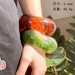 1 Piece Light Luxury Vintage Swoosh Resinous Women's Bangles h5 Picture4