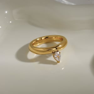 Klassische Ringe aus goldfarbenem Edelstahl mit Edelsteinen h5 Bild5