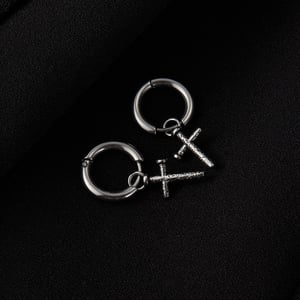 1 par de pendientes de botón de acero inoxidable con textura martillada cruzada moderna para hombre h5 Imagen4