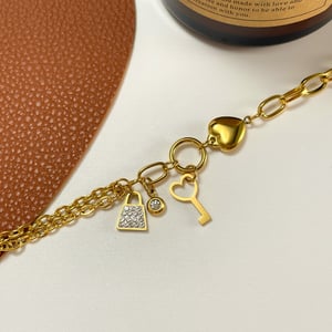 1 Stück Simple Series Simple Heart Edelstahl Goldfarben Damen Charm Armbänder h5 Bild4
