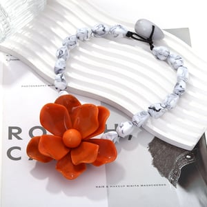 1 Piece Vacation Style Exaggerated Floral Beaded Necklace h5 Picture3