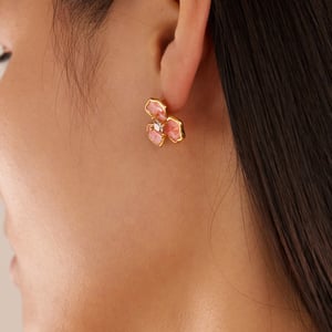 1 paio di orecchini a bottone da donna in acciaio inossidabile color oro con fiori della serie semplice h5 Immagine5