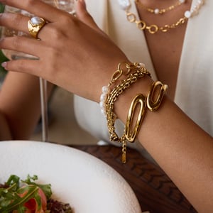 Elegantes Perlenarmband aus goldfarbenem Edelstahl h5 Bild3