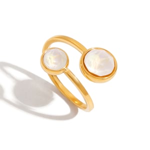 Schlichte Ringe aus goldfarbenem Edelstahl mit Edelsteinen h5