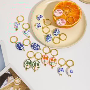 Niedliche Ohrringe aus Keramik in Goldfarbe mit Tiermotiv h5 Bild2