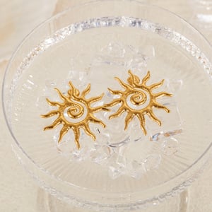 1 Paar Simple Series Tägliche geometrische Edelstahl Goldfarbene Damen-Ohrstecker h5 Bild3