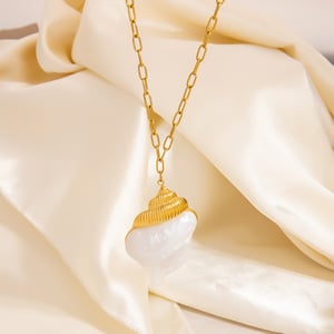 1Luxurious Conch  Stainless Steel  Gold Color  Women's Pendant Necklaces h5 Picture4