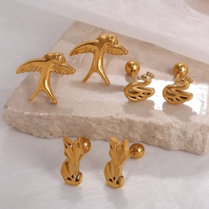 Niedliche Tier-Piercing-Ohrringe aus Edelstahl in Goldfarbe h5 Bild2
