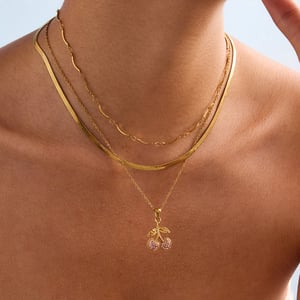 Halsketten mit Anhänger aus Edelstahl in Goldfarbe mit süßer Kirsche h5 Bild5