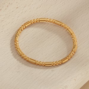 Goldfarbene Armreifen aus Edelstahl der Simple-Serie h5 Bild3