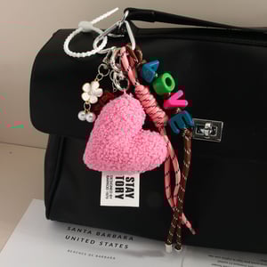 Herzförmige „LOVE“-Taschenanhänger (zufällige Buchstabenfarben) h5 