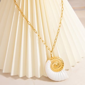 1Luxurious Conch  Stainless Steel  Gold Color  Women's Pendant Necklaces h5 Picture3