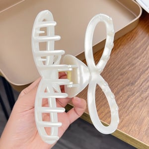 1 Piece Simple Series Elegant Polka Dots Resin Women's Hair Claws h5 Picture4