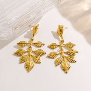 Stylish and Elegant Stainless Steel Leaf-shaped Women's Dangle Earrings h5 Picture3