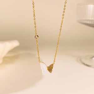 1 pezzo di collana con ciondolo a forma di farfalla in acciaio inossidabile color oro da donna h5 Immagine4