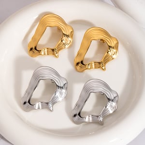 1 Paar lässige Ohrstecker aus goldfarbenem Edelstahl h5 Bild3