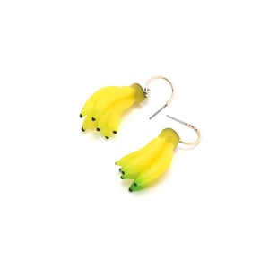 1 paire de jolies boucles d'oreilles pendantes en résine en forme de banane h5 Image2