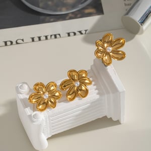 Sweet Flower Stainless Steel Gold Color Earring Sets h5 Picture3