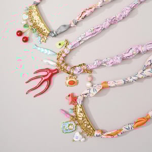 Collier pendentif en acier inoxydable doré pour femme, série romantique, joli foulard corail h5 Image4