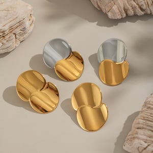 1 par de pendientes de botón de acero inoxidable para mujer, sencillos, de uso diario, con forma irregular h5 Imagen3