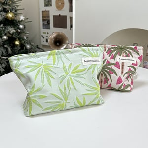 1 Piece Original Design Coconut Tree Resort Series Women's Makeup Bag h5 Picture6