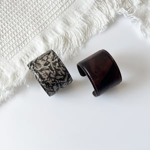 1 Piece Luxurious Series Retro Gradient Color Resin Women's Bangles h5 Picture4