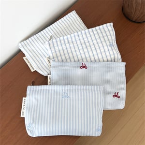 1 Piece Simple Series Sweet Strip Polyester Women's Makeup Bags h5 Picture2
