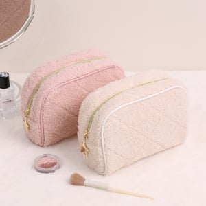 1 Piece Simple Solid Color Plush Makeup Bag h5 Picture2