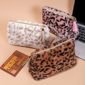 1 Piece Retro Leopard Plush Makeup Bag h5 Picture4