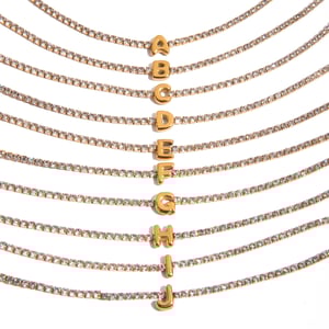 Bracelet à breloques pour femme en acier inoxydable doré avec lettres délicates h5 Image9