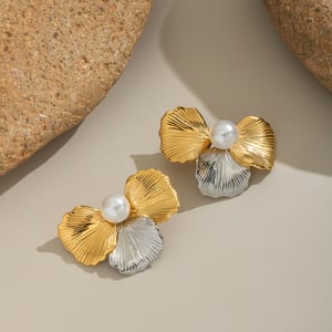 1 Pair Retro Flower Stainless Steel Mixed Color Stud Earrings h5 Picture4