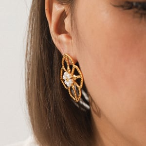 1 Pair Flower Stainless Steel   Gold Color  Pearl Women's Stud Earrings h5 Picture5
