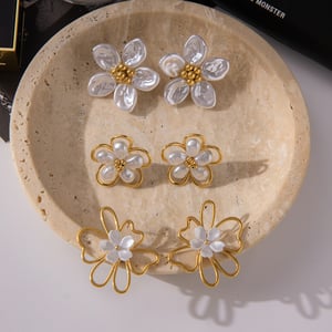 1 Pair Elegant Flower Stainless Steel Gold Color Shell Women's Stud Earrings h5 Picture2