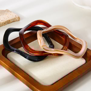 1 Piece Simple  Retro Gradient Color Resin Women's Bangles h5 Picture3