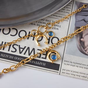 1 Stück luxuriöse blaue Harzkreis-Edelstahl-Goldfarbe Damen-Charm-Armbänder h5 Bild4