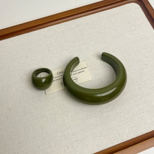 Solid Color Circle Resin Cuff Bracelet Set h5 Picture3