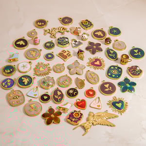 1 Piece Retro Flower DIY Pendant h5 Picture4