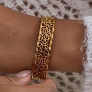 1 Piece Intricate Hollowed-out Stainless Steel Gold Color Women's Cuff Bracelets h5 Picture3
