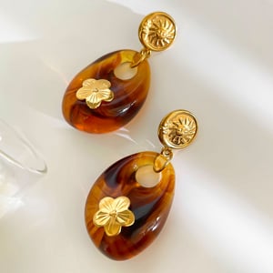 1 Pair Droplet Resin Flower Gold Color Dangle Earrings h5 Picture4