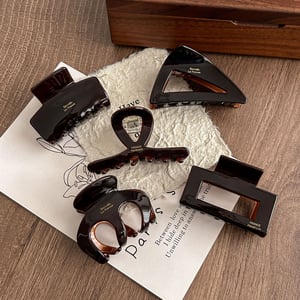 1 Piece  Casual Letter Solid Color Acetate Women's Hair Claws h5 Picture2