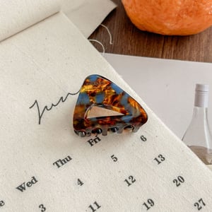 1 Piece Simple Series Retro Triangle Gradient Color Acetate Women's Hair Clips h5