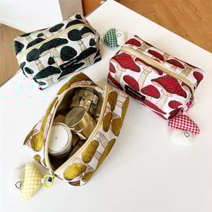 1 Piece Classic Creatively Designed Cute Mushroom Women's Makeup Bags h5 Picture2