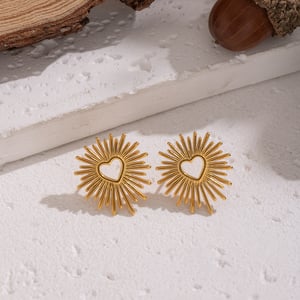 1 paire de boucles d'oreilles à tige rétro en acier inoxydable couleur or en forme de cœur h5 Image2