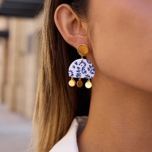1 paire de magnifiques boucles d&#39;oreilles pendantes en argile polymère couleur or pour femme en forme de cœur et de fleur h5 Image6