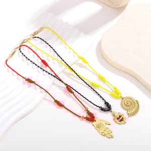 1 collar con colgante de concha encantadora de acero inoxidable color dorado para mujer h5 Imagen4