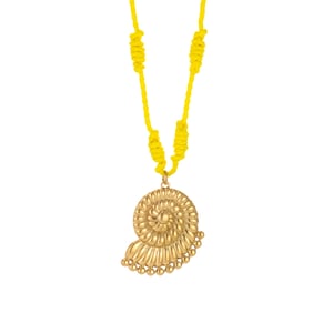 1 collar con colgante de concha encantadora de acero inoxidable color dorado para mujer h5 Imagen6