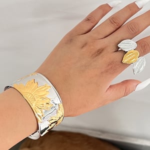 1 Parça Çiçek Şeklinde Paslanmaz Çelik Karışık Renkli Manşet Bileklik h5 Resim4